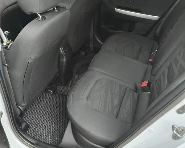 Белый Киа Сид, объемом двигателя 1.6 л и пробегом 237 тыс. км за 11100 $, фото 17 на Automoto.ua