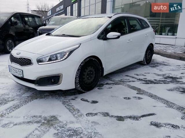 Белый Киа Сид, объемом двигателя 1.59 л и пробегом 145 тыс. км за 11800 $, фото 8 на Automoto.ua