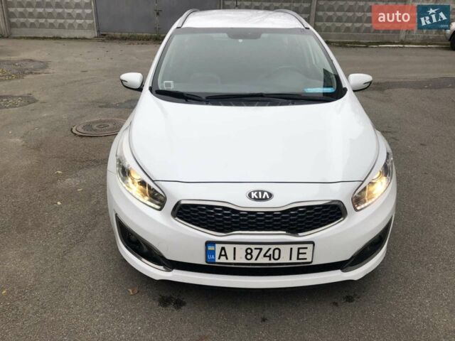 Белый Киа Сид, объемом двигателя 1.6 л и пробегом 160 тыс. км за 11000 $, фото 7 на Automoto.ua