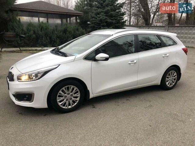 Белый Киа Сид, объемом двигателя 1.6 л и пробегом 160 тыс. км за 11600 $, фото 2 на Automoto.ua