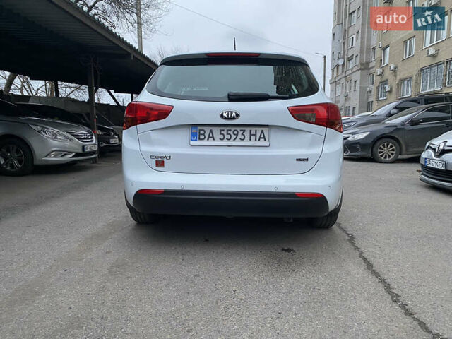 Білий Кіа Сід, об'ємом двигуна 1.6 л та пробігом 210 тис. км за 11200 $, фото 5 на Automoto.ua
