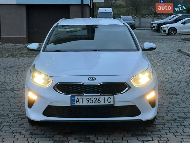 Белый Киа Сид, объемом двигателя 1.6 л и пробегом 240 тыс. км за 16800 $, фото 2 на Automoto.ua
