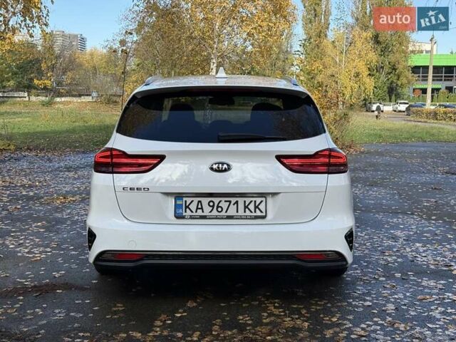 Білий Кіа Сід, об'ємом двигуна 1.6 л та пробігом 83 тис. км за 17200 $, фото 12 на Automoto.ua