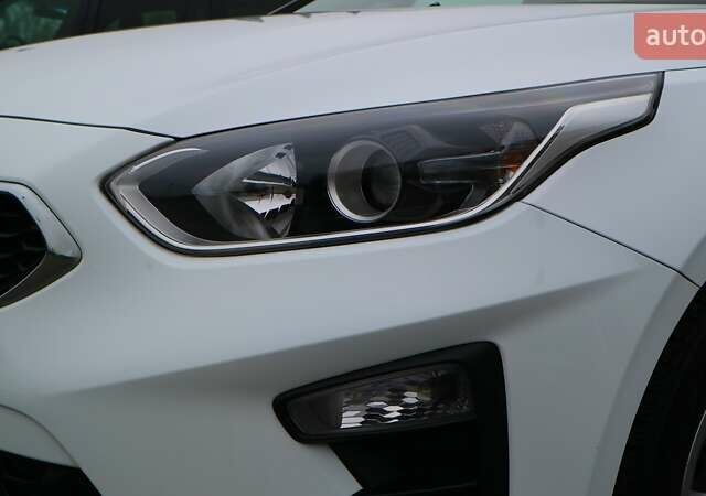 Белый Киа Сид, объемом двигателя 1.37 л и пробегом 33 тыс. км за 15432 $, фото 23 на Automoto.ua