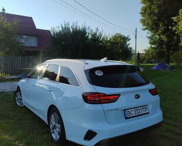Білий Кіа Сід, об'ємом двигуна 1.6 л та пробігом 203 тис. км за 19000 $, фото 3 на Automoto.ua