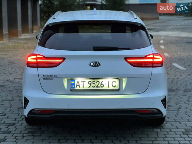 Белый Киа Сид, объемом двигателя 1.6 л и пробегом 240 тыс. км за 16800 $, фото 3 на Automoto.ua