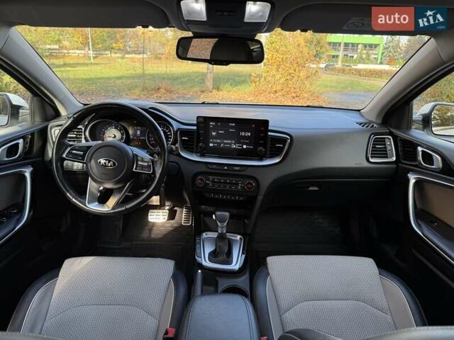 Білий Кіа Сід, об'ємом двигуна 1.6 л та пробігом 83 тис. км за 17200 $, фото 35 на Automoto.ua