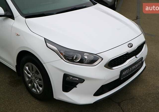 Белый Киа Сид, объемом двигателя 1.37 л и пробегом 33 тыс. км за 15432 $, фото 24 на Automoto.ua