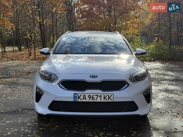 Білий Кіа Сід, об'ємом двигуна 1.6 л та пробігом 83 тис. км за 17200 $, фото 6 на Automoto.ua