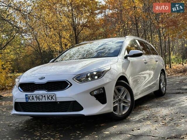 Білий Кіа Сід, об'ємом двигуна 1.6 л та пробігом 83 тис. км за 17200 $, фото 4 на Automoto.ua