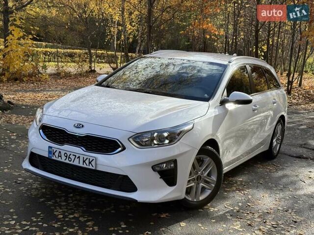 Білий Кіа Сід, об'ємом двигуна 1.6 л та пробігом 83 тис. км за 17200 $, фото 5 на Automoto.ua