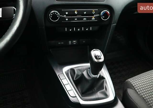 Белый Киа Сид, объемом двигателя 1.37 л и пробегом 33 тыс. км за 15432 $, фото 19 на Automoto.ua