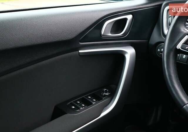 Белый Киа Сид, объемом двигателя 1.37 л и пробегом 33 тыс. км за 15432 $, фото 16 на Automoto.ua