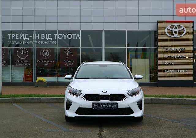 Белый Киа Сид, объемом двигателя 1.37 л и пробегом 33 тыс. км за 15432 $, фото 4 на Automoto.ua