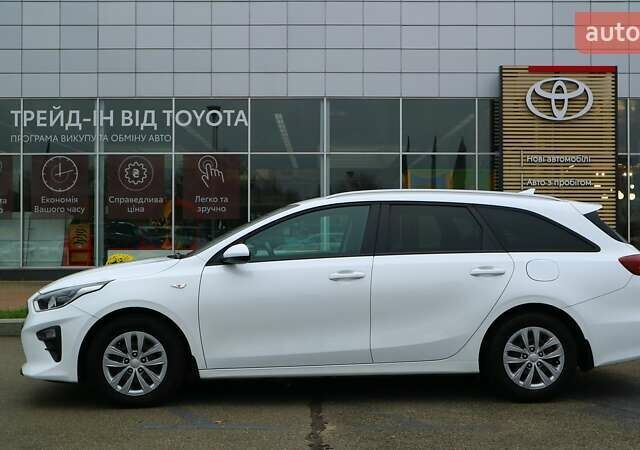 Белый Киа Сид, объемом двигателя 1.37 л и пробегом 33 тыс. км за 15432 $, фото 2 на Automoto.ua