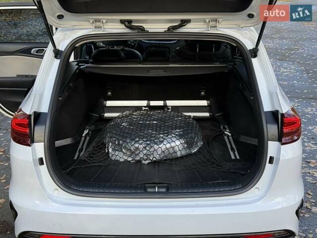 Білий Кіа Сід, об'ємом двигуна 1.6 л та пробігом 83 тис. км за 17200 $, фото 36 на Automoto.ua