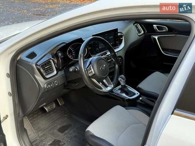 Білий Кіа Сід, об'ємом двигуна 1.6 л та пробігом 83 тис. км за 17200 $, фото 18 на Automoto.ua