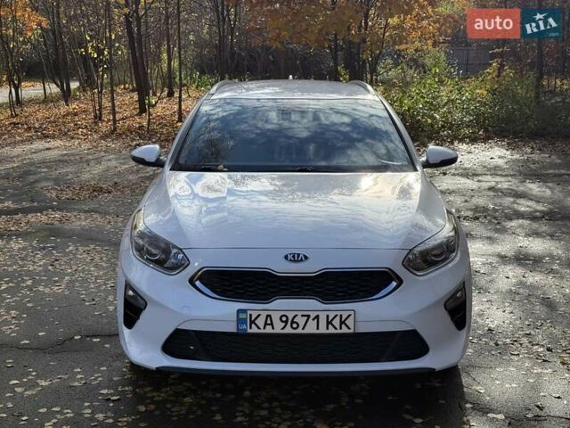 Білий Кіа Сід, об'ємом двигуна 1.6 л та пробігом 83 тис. км за 17200 $, фото 9 на Automoto.ua