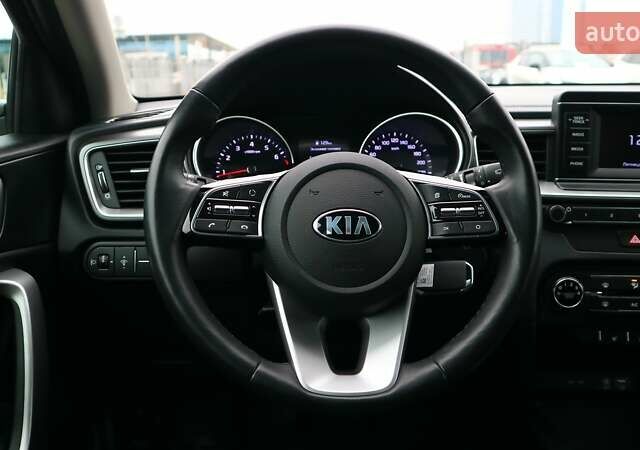 Белый Киа Сид, объемом двигателя 1.37 л и пробегом 33 тыс. км за 15432 $, фото 8 на Automoto.ua