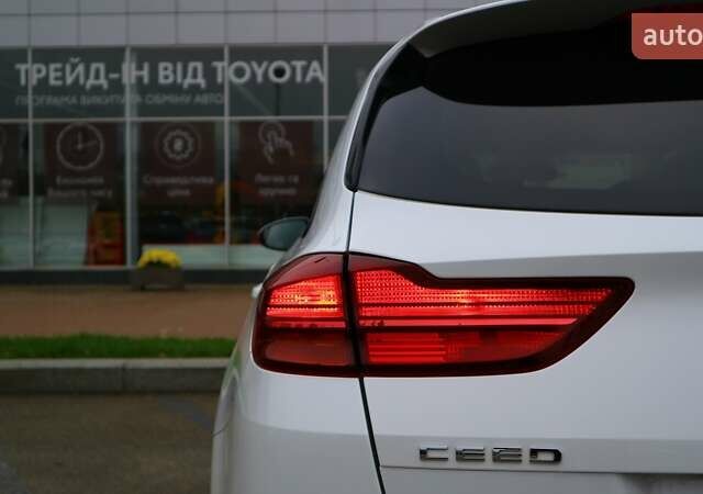 Белый Киа Сид, объемом двигателя 1.37 л и пробегом 33 тыс. км за 15432 $, фото 21 на Automoto.ua