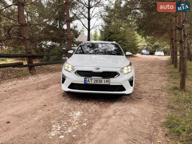 Білий Кіа Сід, об'ємом двигуна 1.6 л та пробігом 248 тис. км за 12950 $, фото 13 на Automoto.ua