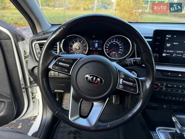 Білий Кіа Сід, об'ємом двигуна 1.6 л та пробігом 83 тис. км за 17200 $, фото 24 на Automoto.ua