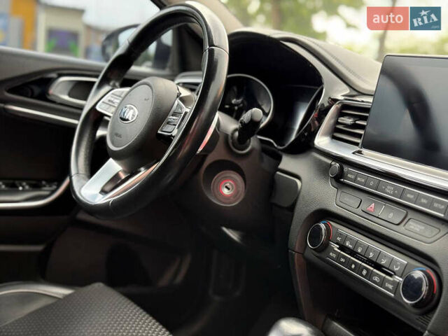 Белый Киа Сид, объемом двигателя 1.6 л и пробегом 240 тыс. км за 16800 $, фото 4 на Automoto.ua