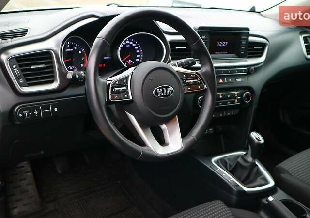 Белый Киа Сид, объемом двигателя 1.37 л и пробегом 33 тыс. км за 15432 $, фото 15 на Automoto.ua
