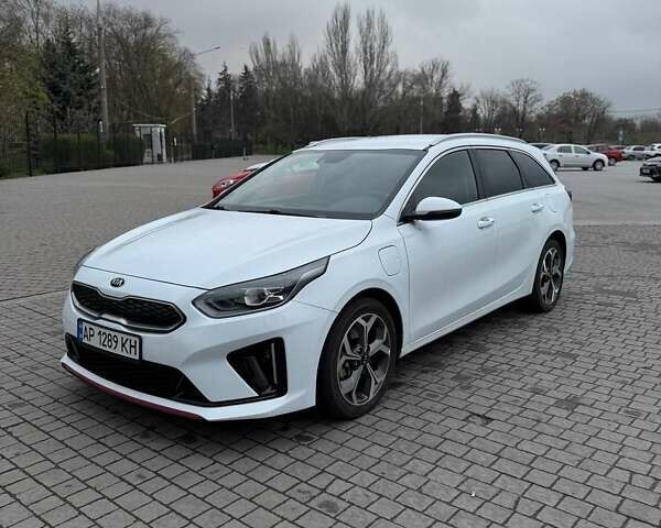 Белый Киа Сид, объемом двигателя 1.58 л и пробегом 58 тыс. км за 17799 $, фото 2 на Automoto.ua
