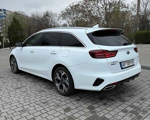 Белый Киа Сид, объемом двигателя 1.58 л и пробегом 58 тыс. км за 17799 $, фото 6 на Automoto.ua