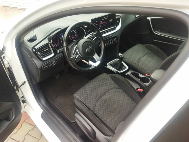 Белый Киа Сид, объемом двигателя 2 л и пробегом 190 тыс. км за 14200 $, фото 6 на Automoto.ua