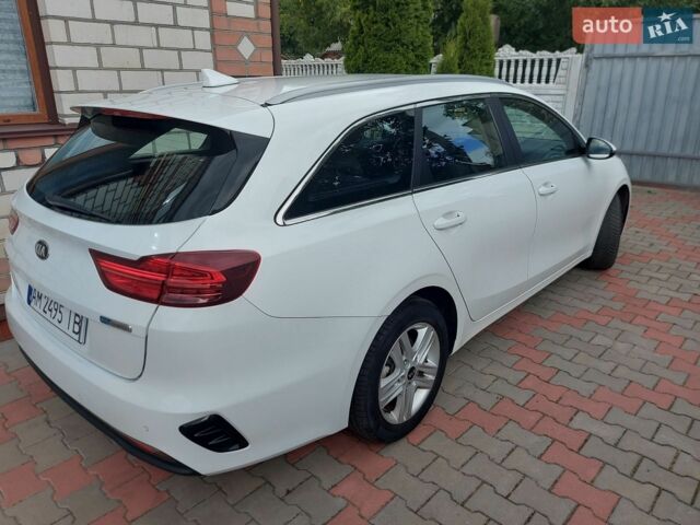 Белый Киа Сид, объемом двигателя 1.6 л и пробегом 232 тыс. км за 13700 $, фото 10 на Automoto.ua