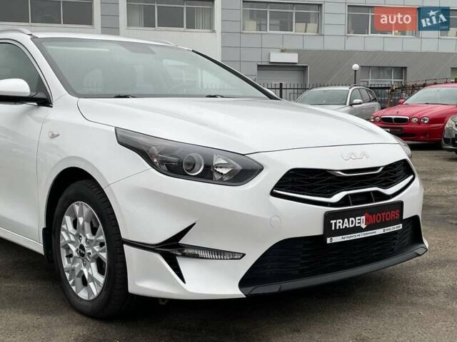 Білий Кіа Сід, об'ємом двигуна 1.59 л та пробігом 57 тис. км за 16990 $, фото 2 на Automoto.ua