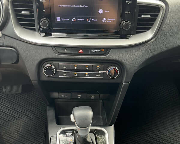 Белый Киа Сид, объемом двигателя 1.6 л и пробегом 57 тыс. км за 17999 $, фото 16 на Automoto.ua
