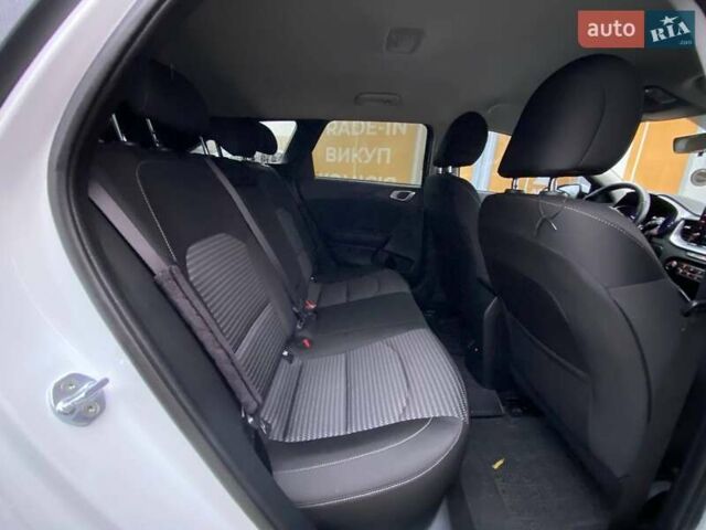 Белый Киа Сид, объемом двигателя 1.6 л и пробегом 28 тыс. км за 17800 $, фото 15 на Automoto.ua