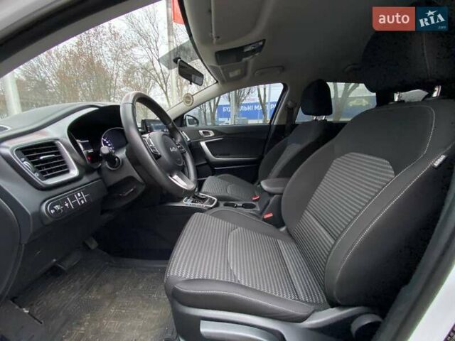 Белый Киа Сид, объемом двигателя 1.6 л и пробегом 28 тыс. км за 17800 $, фото 9 на Automoto.ua