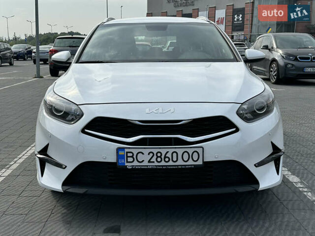 Белый Киа Сид, объемом двигателя 1.59 л и пробегом 10 тыс. км за 18500 $, фото 4 на Automoto.ua