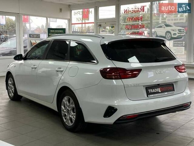 Белый Киа Сид, объемом двигателя 1.58 л и пробегом 57 тыс. км за 17990 $, фото 7 на Automoto.ua