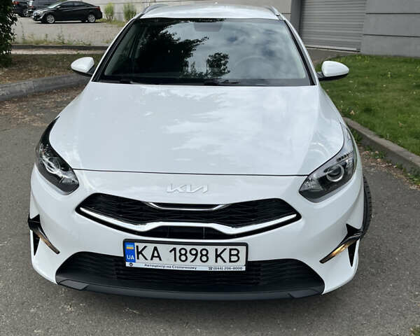 Белый Киа Сид, объемом двигателя 1.6 л и пробегом 57 тыс. км за 17999 $, фото 2 на Automoto.ua