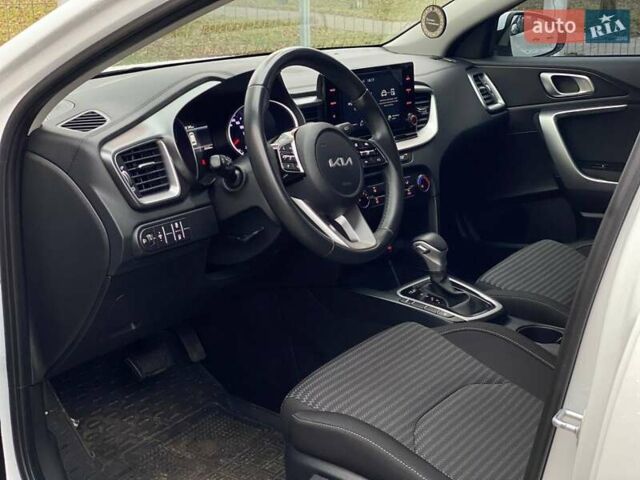 Белый Киа Сид, объемом двигателя 1.6 л и пробегом 28 тыс. км за 17800 $, фото 8 на Automoto.ua