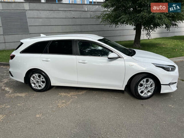 Белый Киа Сид, объемом двигателя 1.6 л и пробегом 57 тыс. км за 17999 $, фото 6 на Automoto.ua