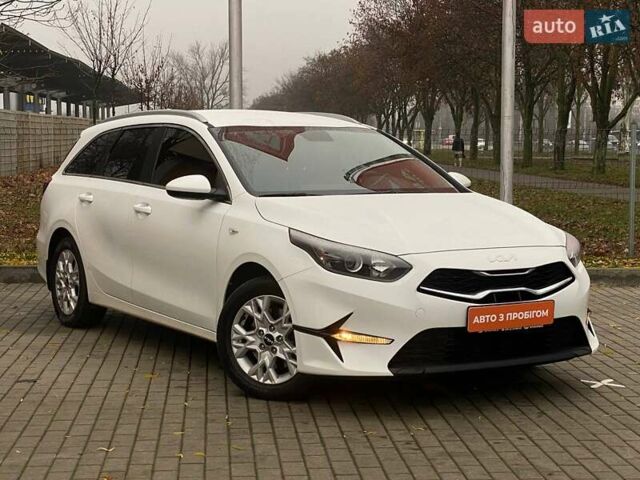 Белый Киа Сид, объемом двигателя 1.6 л и пробегом 28 тыс. км за 17800 $, фото 2 на Automoto.ua