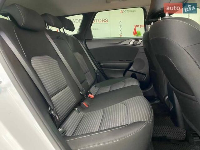 Белый Киа Сид, объемом двигателя 1.59 л и пробегом 57 тыс. км за 17790 $, фото 32 на Automoto.ua