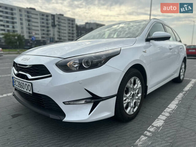 Белый Киа Сид, объемом двигателя 1.59 л и пробегом 10 тыс. км за 18500 $, фото 6 на Automoto.ua