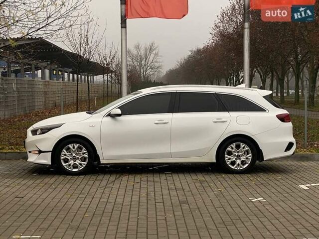 Белый Киа Сид, объемом двигателя 1.6 л и пробегом 28 тыс. км за 17800 $, фото 4 на Automoto.ua