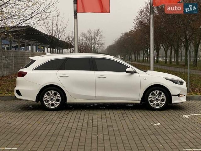Белый Киа Сид, объемом двигателя 1.6 л и пробегом 28 тыс. км за 17800 $, фото 3 на Automoto.ua