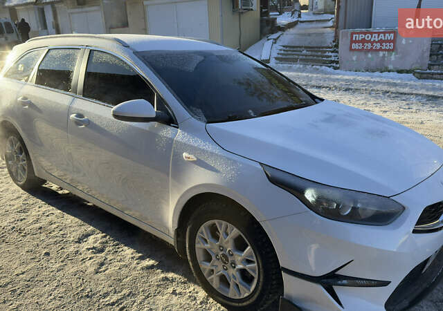 Білий Кіа Сід, об'ємом двигуна 1.6 л та пробігом 104 тис. км за 20000 $, фото 6 на Automoto.ua