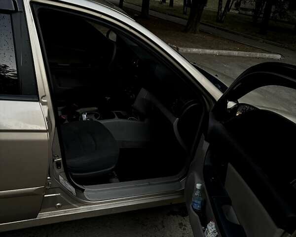 Бежевый Киа Сид, объемом двигателя 1.6 л и пробегом 530 тыс. км за 3100 $, фото 4 на Automoto.ua