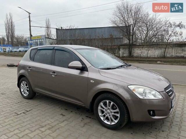 Бежевый Киа Сид, объемом двигателя 1.6 л и пробегом 280 тыс. км за 5999 $, фото 5 на Automoto.ua