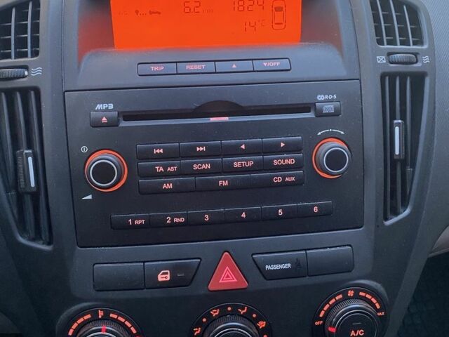 Бежевий Кіа Сід, об'ємом двигуна 1.4 л та пробігом 207 тис. км за 5500 $, фото 2 на Automoto.ua